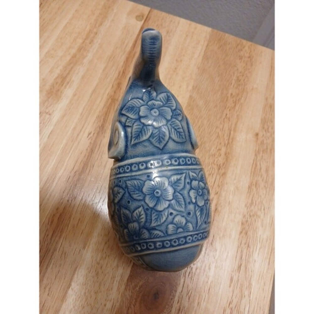 Baan Celadon Blue Elephant Crackle‎ Glaze 6" x 5" Ornate Ceramic Thailand - Picture 5 of 16